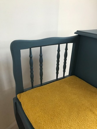 Must have : le banc de téléphone vintage