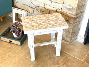 Vente avec paiement en ligne: Tabouret blanc patiné 