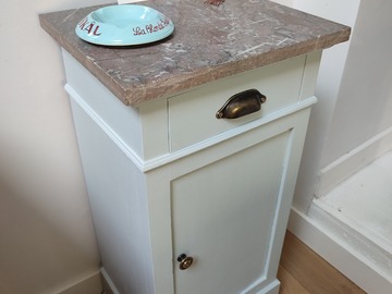 Vente avec paiement en ligne: Chevet/table d'appoint ancien Petit bleu