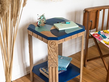 Vente avec paiement en ligne: Table d'appoint en marqueterie nuances de bleues