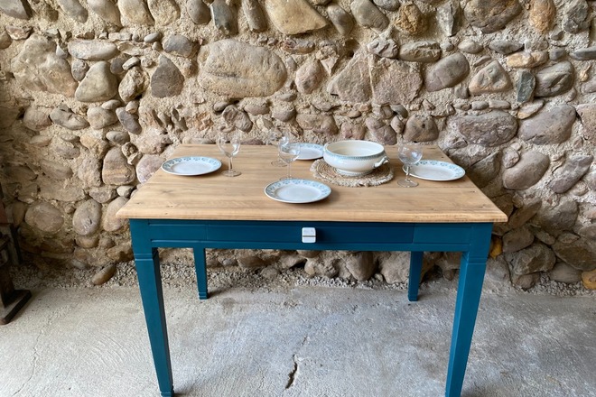 Table de ferme bleu pétrole