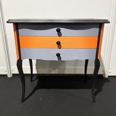 Vente avec paiement en ligne: Meuble d'appoint tricolore