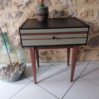 Vente avec paiement en ligne: Table de chevet vintage noir et bois