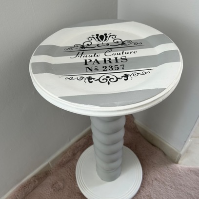 Vente avec paiement en ligne: Sellette en bois grise pieds "bulles"