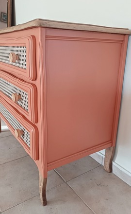 Madeleine la commode terracotta et motifs cannage