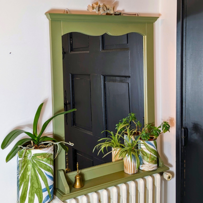 Vente avec paiement en ligne: Miroir vintage en pin vert avec étagère