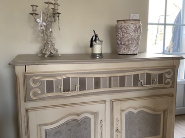 Vente avec paiement en ligne: Buffet merisier patiné écru