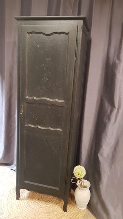 Bonnetière vintage, 1 porte, chêne peint en noir & patiné