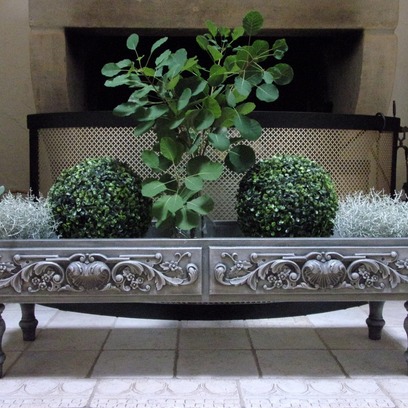 Vente avec paiement en ligne: Jardinière d’intérieur en bois patiné gris et noir.