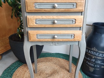 Vente avec paiement en ligne: Table de chevet style Louis XV relookée Lichen et bois