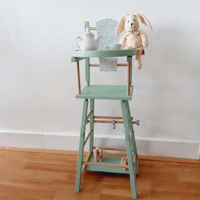Vente avec paiement en ligne: Chaise haute de poupée vintage vert tendre