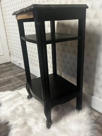 Table d’appoint noire et bois avec tablette rétractable