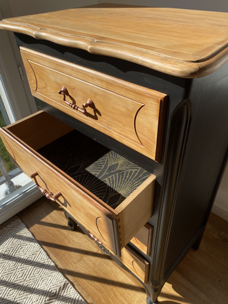 Chiffonnier 4 tiroirs noir et bois 