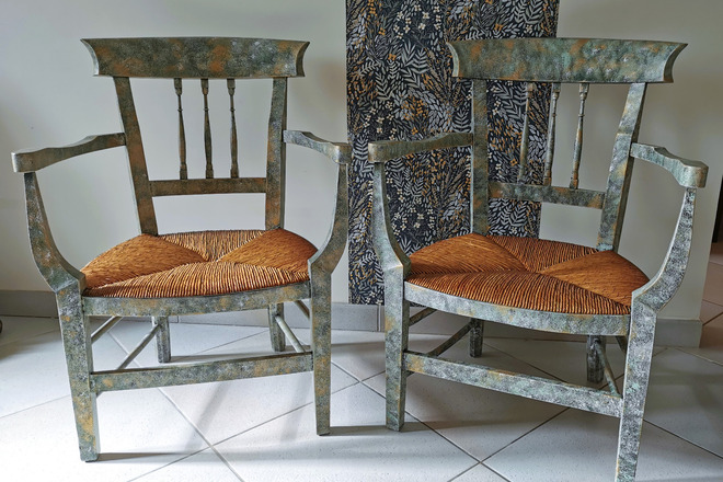 Lot de 2 fauteuils assise en paille relookés camaïeu de vert