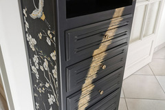 Vente avec paiement en ligne: Chiffonnier 4 tiroirs noir et doré motif japonais