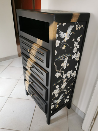 Chiffonnier 4 tiroirs noir et doré motif japonais