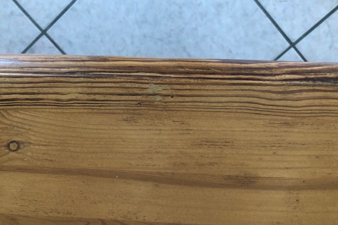 Table basse patinée blanche effet vieilli