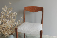 Vente avec paiement en ligne: Chaise style scandinave 1950-1960 en teck