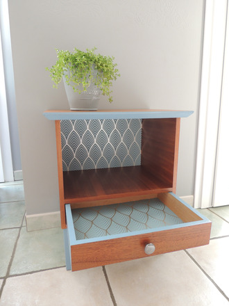 Chevet vintage à niche bleu horizon