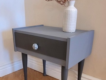 Vente avec paiement en ligne: Chevet ancien relooké gris bleuté