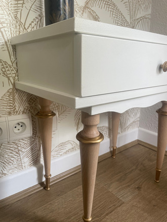Table de chevet vintage couleur blanc craie