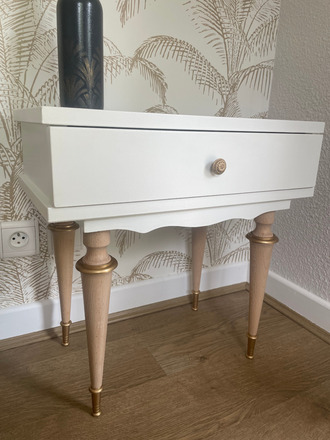 Table de chevet vintage couleur blanc craie