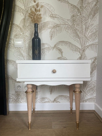 Table de chevet vintage couleur blanc craie
