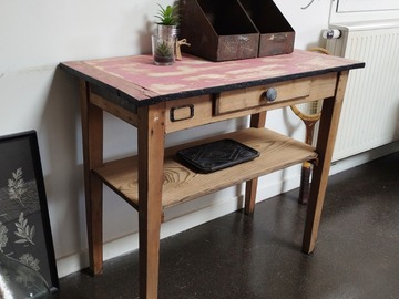 Vente avec paiement en ligne: Petite Table d'Atelier patiné vieux rose