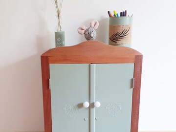 Vente avec paiement en ligne: Armoire à poupée fenouil et bois, "HEART"