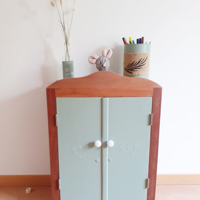 Vente avec paiement en ligne: Armoire à poupée fenouil et bois, "HEART"