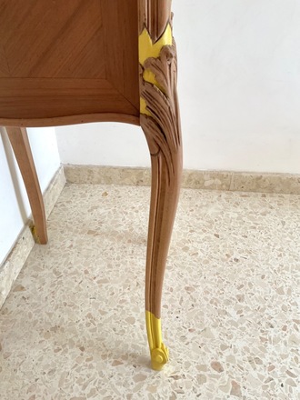 Table d'appoint/d'entrée Louis XV bois et jaune d'or