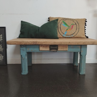 Vente avec paiement en ligne: Table basse ou petit Banc Vintage en bois massif bleu turquoise