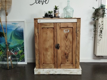 Vente avec paiement en ligne: Petit Buffet vintage bois et patine blanc, style Bohème