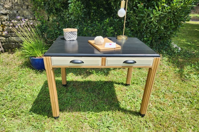 bureau ancien relooké noir et bois