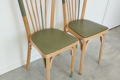Vente avec paiement en ligne: Paire de chaises bistrot Baumann relookées bois et vert de gris 