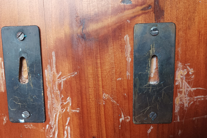 Paire de chevets "Orient" à fixer au mur, tons jaune et orangé