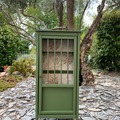 Vente avec paiement en ligne: Armoire/Penderie de poupée vintage vert forêt