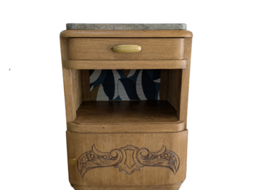 Vente avec paiement en ligne: Chevet art déco en bois aux motifs ethniques