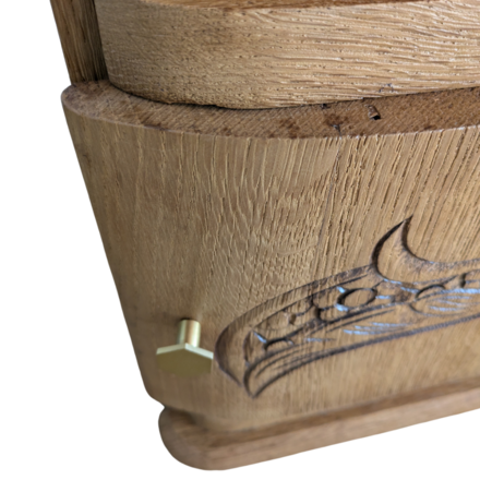 Chevet art déco en bois aux motifs ethniques