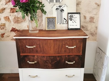 Vente avec paiement en ligne: Commode Art Déco bois et blanche pied moustache