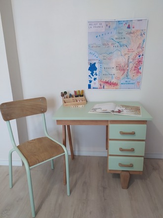Ensemble bureau et chaise vintage pour enfants