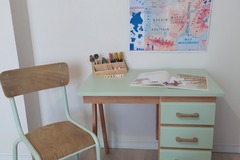 Vente avec paiement en ligne: Ensemble bureau et chaise vintage pour enfants