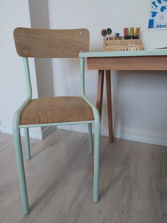 Ensemble bureau et chaise vintage pour enfants