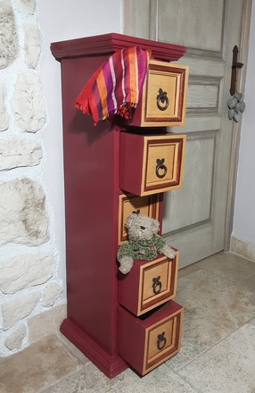 Chiffonnier 5 tiroirs, ocre rouge