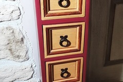 Vente avec paiement en ligne: Chiffonnier 5 tiroirs, ocre rouge