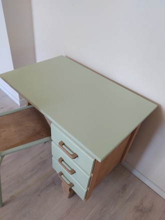 Ensemble bureau et chaise vintage pour enfants