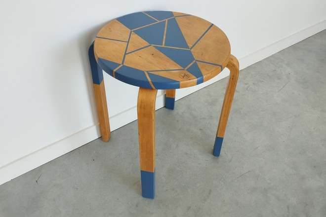 Tabouret vintage au design Alvar Aalto