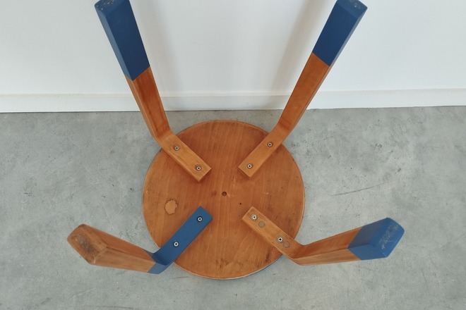 Tabouret vintage au design Alvar Aalto
