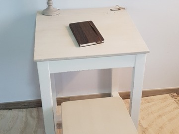 Vente avec paiement en ligne: Pupitre d'écolier avec son tabouret assorti blanc patiné