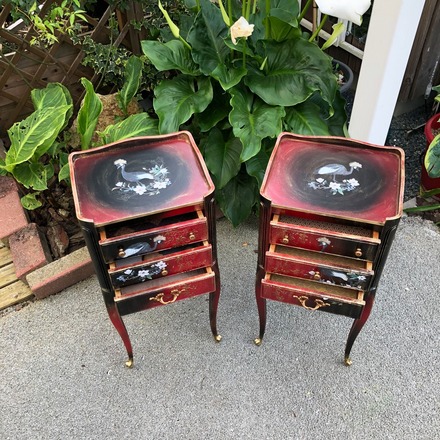 Paire de tables de nuit Louis XVI style chinois